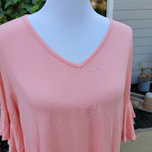 New LG Peach Bell Sleeve Top - Picture 2 of 8
